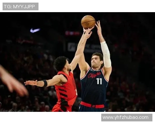 大洛佩斯成快船奇兵！狂飙9记三分创生涯新高 轰31+5创赛季最强战